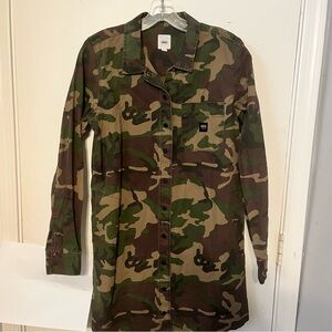 Vans cotton camouflage women’s Light jacket/ over size shirt size medium